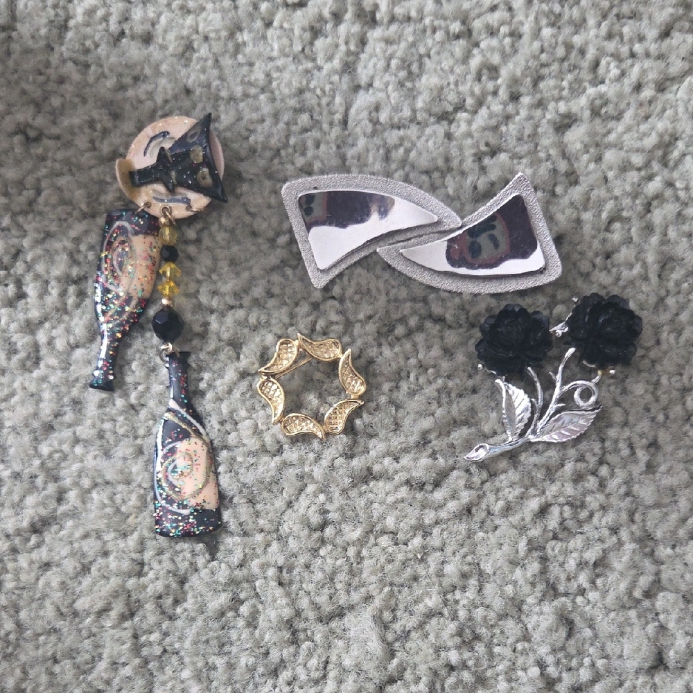 Lot of Vintage Brooch Pins